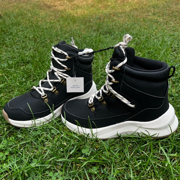 Universal Thread Women's Black Norah Winter Hiker Boots Size 6 - Picture 2 of 6